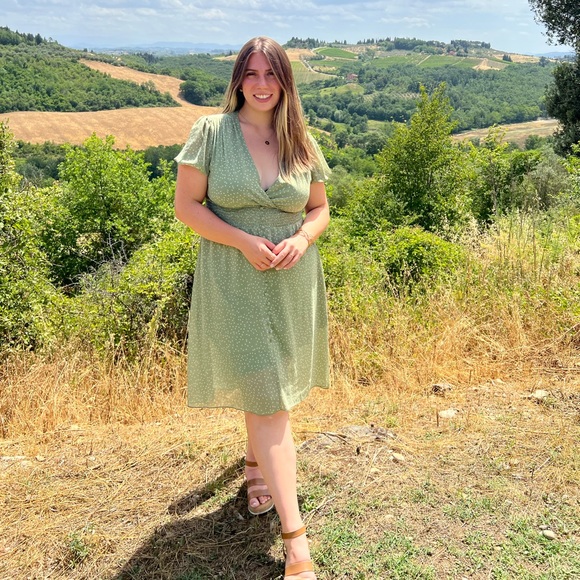 ✨Welcome to my closet ✨ - Picture 4 of 5